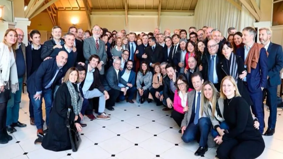 Diputados de Juntos por el Cambio analizaron las medidas económicas junto a Macri