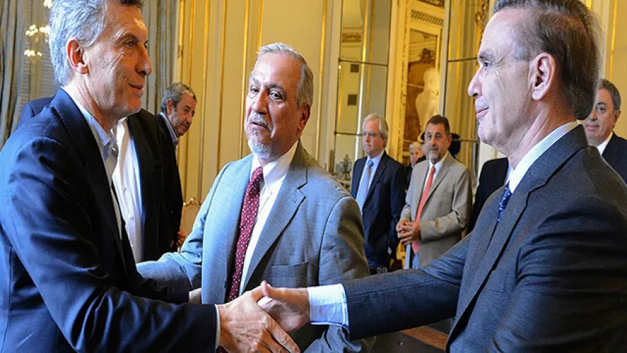 Macri saluda a Pichetto