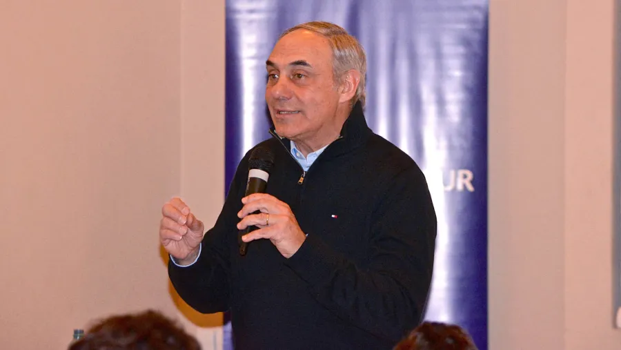 Siguen los casos en Los Pumas: Loffreda y el PF Mackey dieron positivo