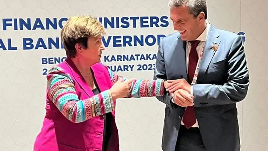 Kristalina Georgieva y Sergio Massa durante la reunión oficial en la India. Kristalina Georgieva y Sergio Massa durante la reunión oficial en la India.