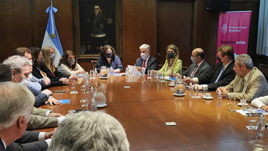 El Gobierno se reunió con las cámaras empresarias de la industria farmacéutica y acordó retrotraer los precios de los medicamentos al 1° de noviembre.