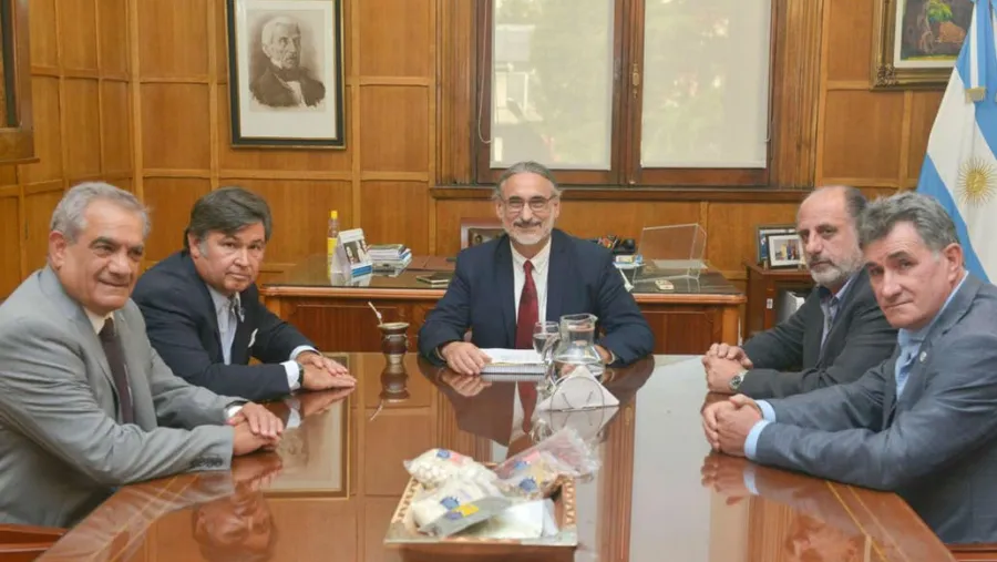 La Mesa de Enlace posterga un paro tras abrir una negociación con Basterra