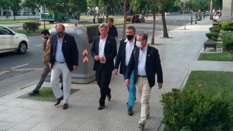 Rotundo rechazo del campo a una posible suba de retenciones en trigo y maíz