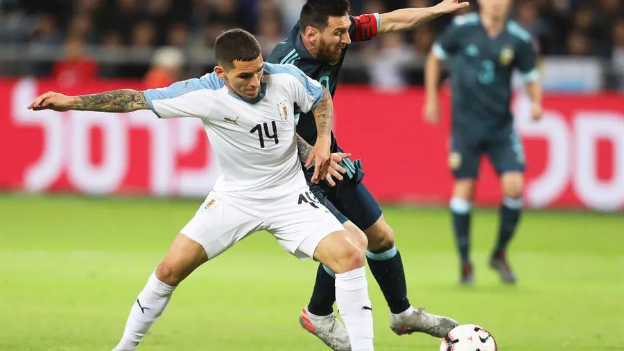 Amistoso: Argentina cerró el año con un agónico empate en el clásico ante Uruguay