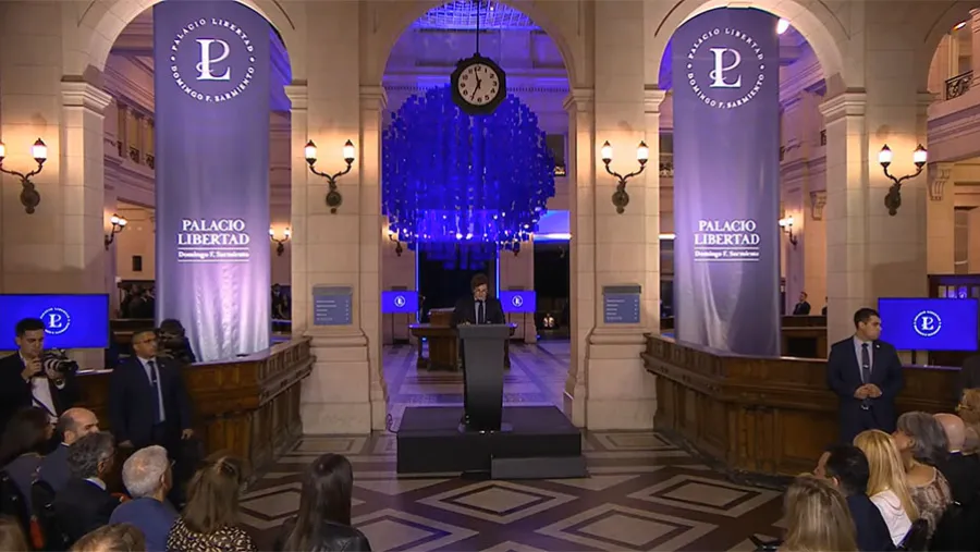 En el acto por el cambio de nombre del CCK, Milei defendió el veto y apuntó contra las autoridades de las universidades: “No quieren ser auditados, para mantener sus curros”. 