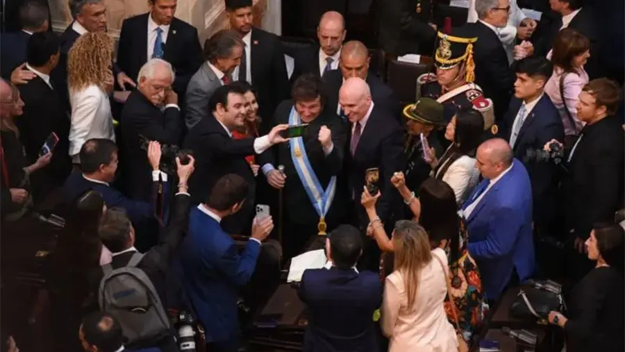 El presidente en su primer discurso de apertura de sesiones ordinarias del Congreso. El presidente en su primer discurso de apertura de sesiones ordinarias del Congreso.