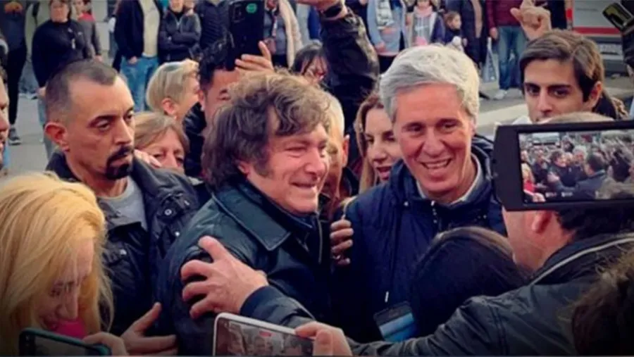 Imagen de archivo de Javier Milei y Sebastián Etchevehere.