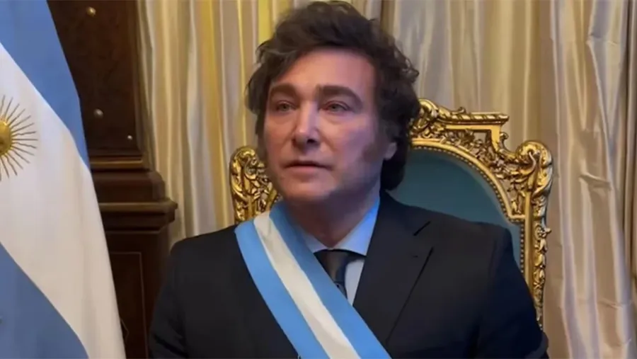 Javier Milei redujo de 19 a 9 los Ministerios.