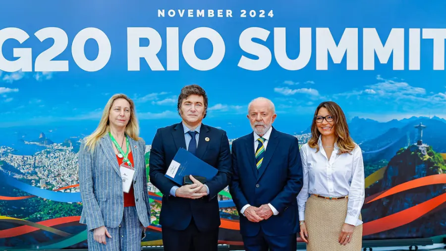 Javier Milei y Lula Da Silva en el G20 de Brasil.