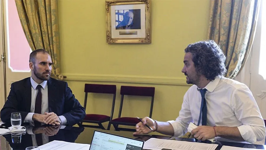 El ministro de Economía, Martín Guzmán; junto al jefe de Gabinete, Santiago Cafiero. El ministro de Economía, Martín Guzmán; junto al jefe de Gabinete, Santiago Cafiero.