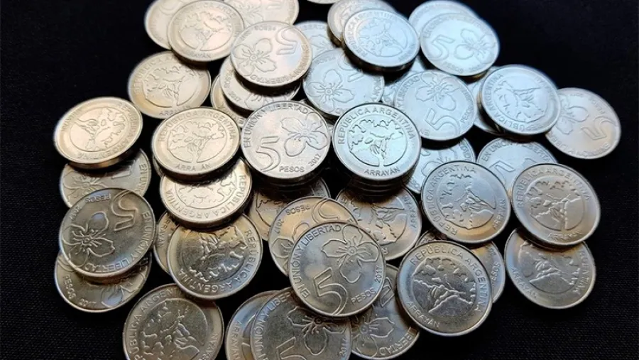 monedas de cinco pesos