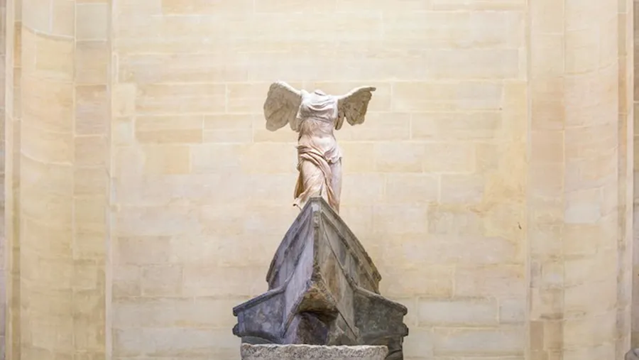 La Victoria Alada de Samotracia.