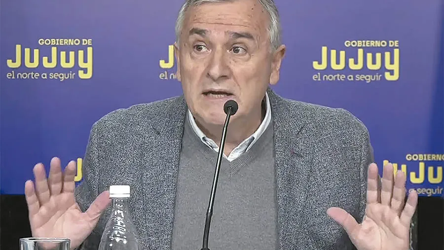 El gobernador jujeño admitió que derogará dos artículos de la reforma constitucional.