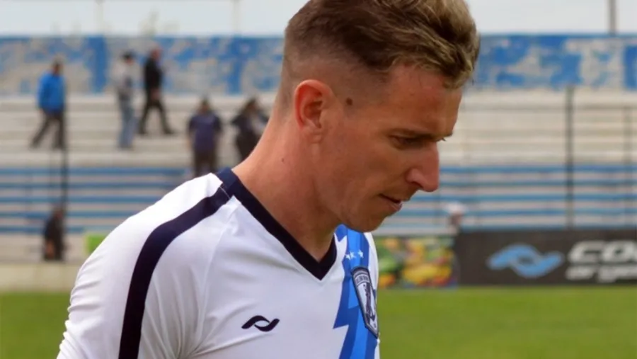 Quilmes oficializó la llegada del futbolista paranaense Emanuel Moreno