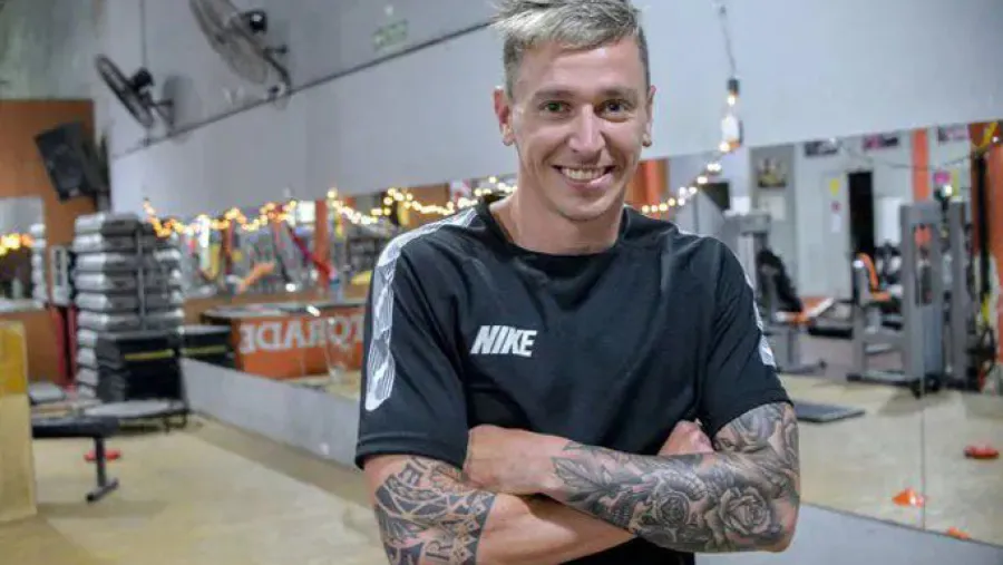 Emanuel Moreno El paranaense Emanuel Moreno inició las prácticas presenciales con Quilmes
