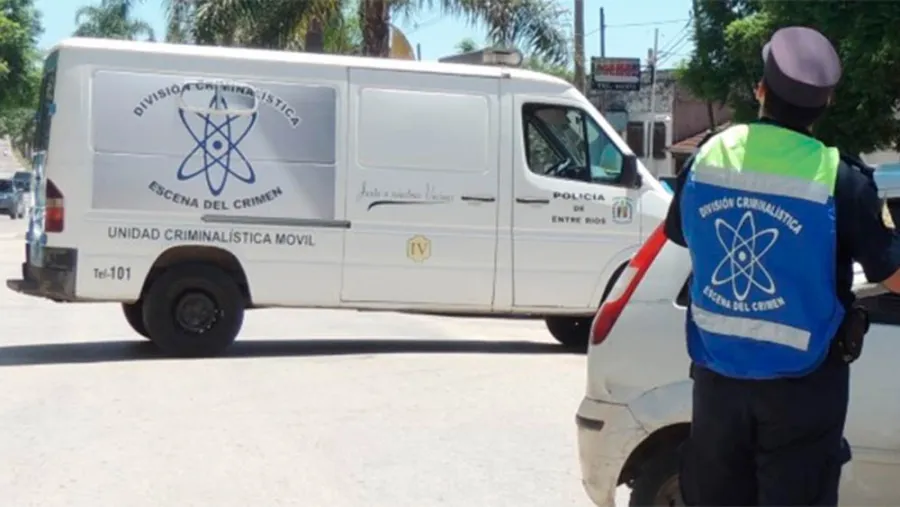 Pese a la asistencia de los vecinos, una mujer murió al ser atropellada por un auto cuando cruzaba la calle en Paraná.