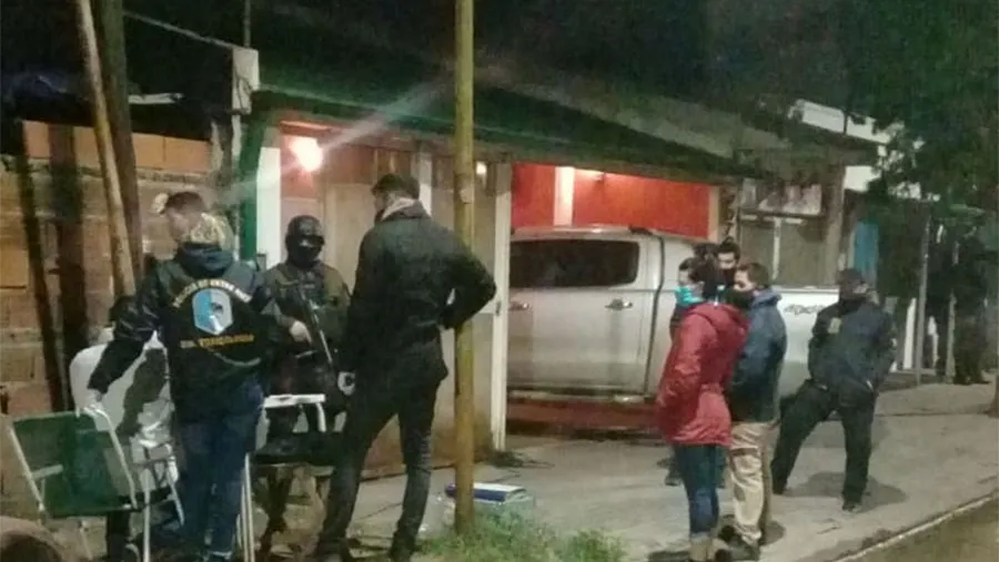En el allanamiento de anoche se logró la detención de otras tres personas, presuntamente ligada a la red de venta al menudeo de drogas que lideraban los hermanos Torres en Gualeguaychú.