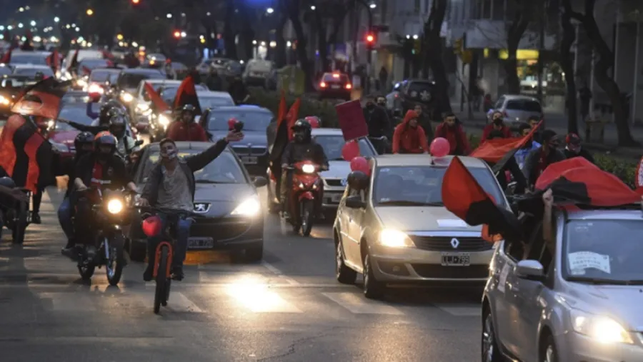 Hinchas de Newell’s se movilizaron para pedir por la llegada de Lionel Messi