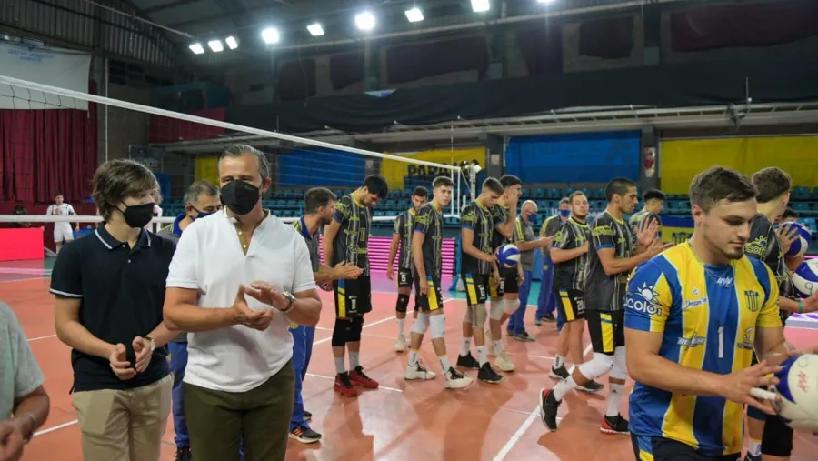 “Estamos muy contentos de recibir a la máxima categoría del vóley argentino”, indicó Bahl