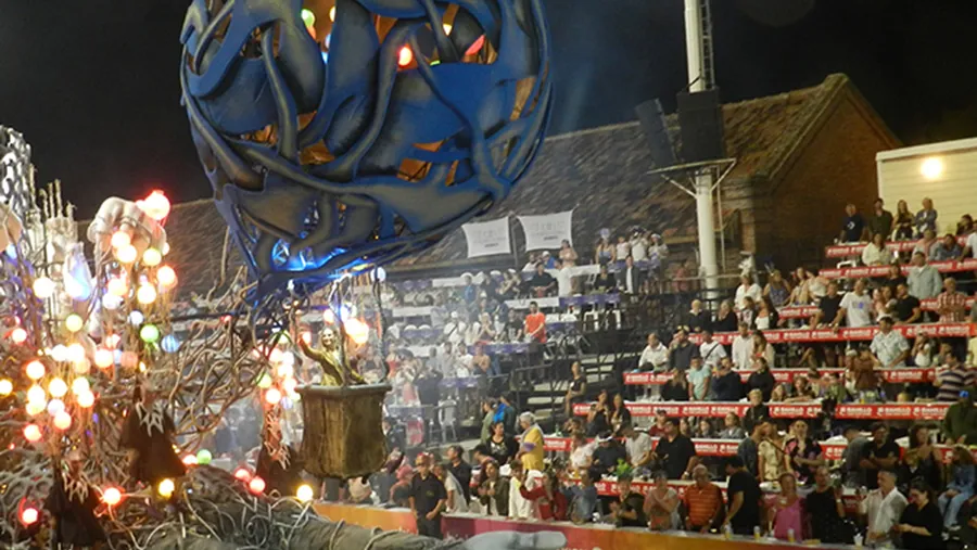 O´Bahía logró al final de su actuación una vibrante y emotiva ovación: un reconocimiento válido a tanto esfuerzo y talento.