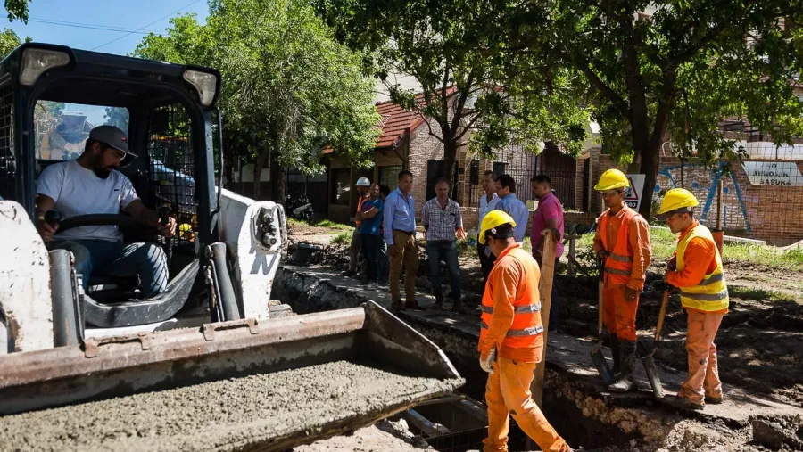 Obra en Cura Álvarez y 25 de Mayo