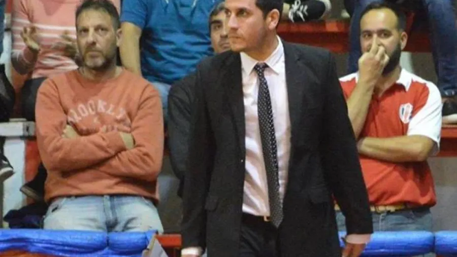 Mariano Panizza seguirá siendo el entrenador de Central Entrerriano