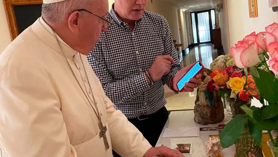 El Papa recibió a Cruz y otras dos víctimas de abusos sexuales del clero chileno en su residencia en Casa Santa Marta.