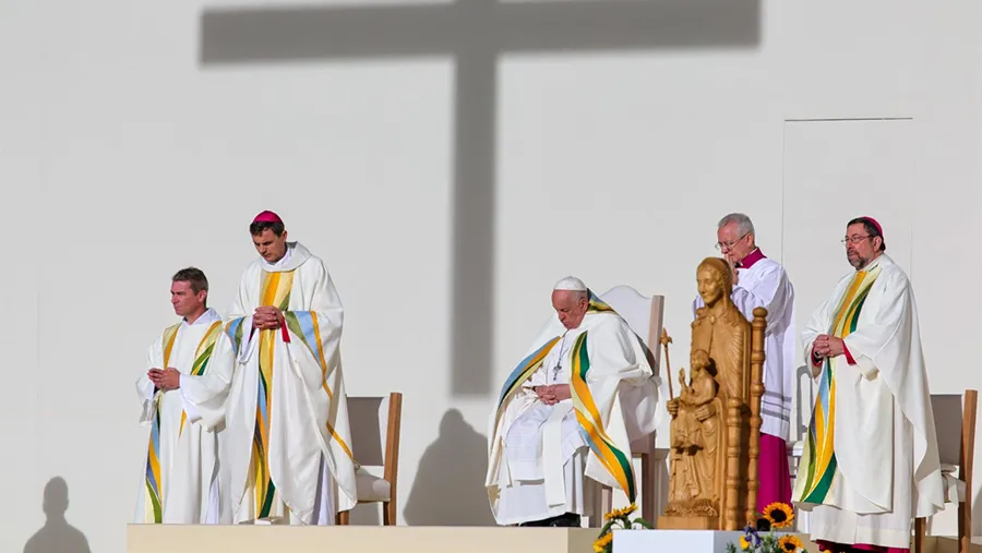 El papa Francisco exigió a los obispos que no encubran los abusos en la Iglesia: “Que se juzgue al abusador”. El papa Francisco exigió a los obispos que no encubran los abusos en la Iglesia: “Que se juzgue al abusador”.