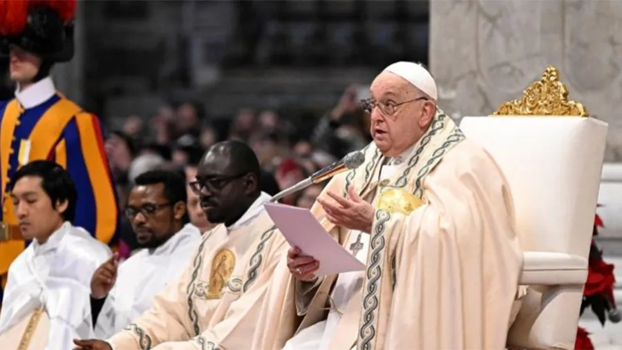 El Papa Francisco presidió la misa de la solemnidad de María, madre de Dios en la basílica de San Pedro.