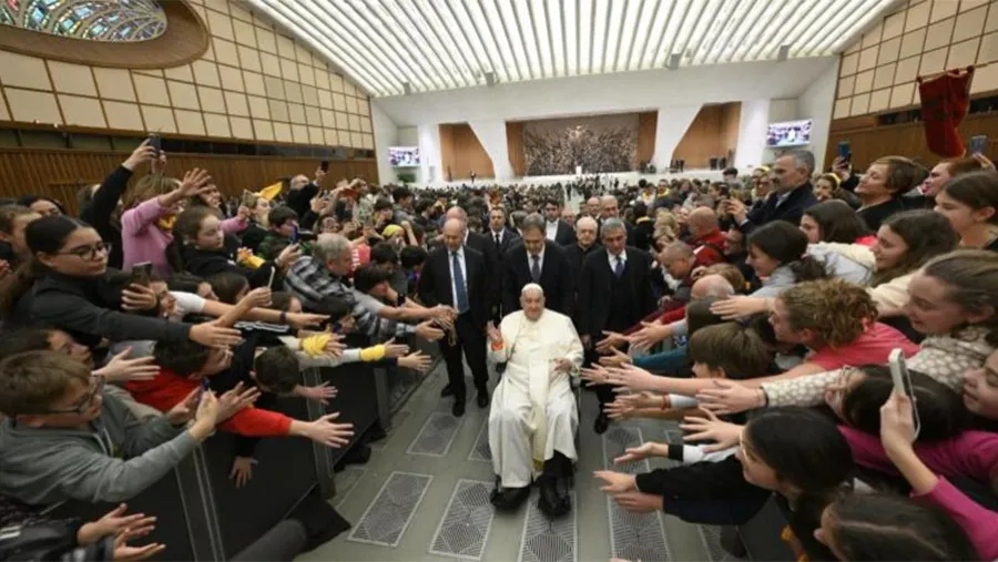 El papa Francisco durante la primera audiencia jubilar de los sábados del Año Santo. El papa Francisco durante la primera audiencia jubilar de los sábados del Año Santo.