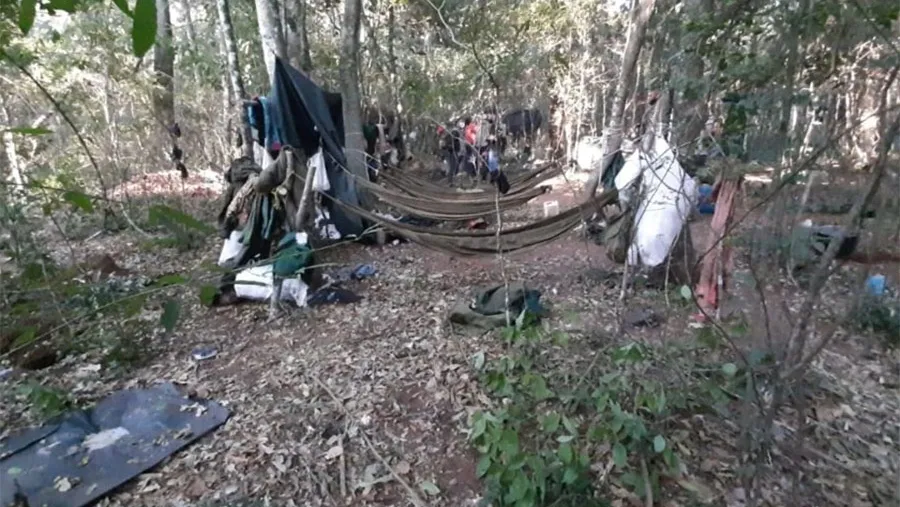 Imagen del supuesto campamento del EPP en el que fue baleada una de las niñas.