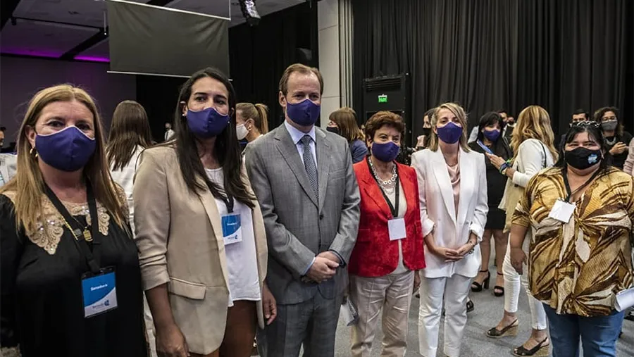 La presidenta del INADI, Victoria Donda, y la titular de Agua y Saneamientos Argentinos SA (AySA), Malena Galmarini, valoraron la ley que iguala a las mujeres en la política y en la sociedad entrerriana.