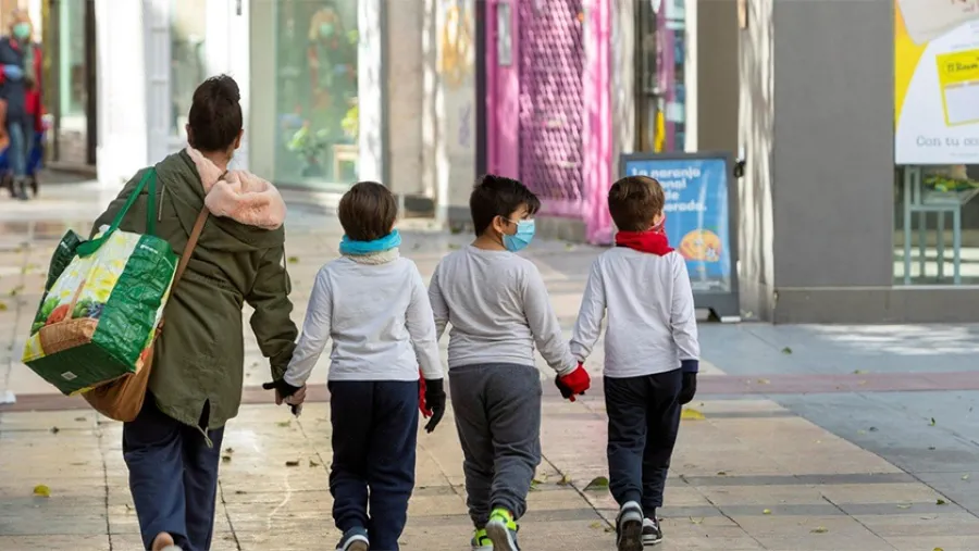 Una imagen de la apertura o flexibilización de la cuarentena, que más allá de su necesidad es una preocupación sanitaria.