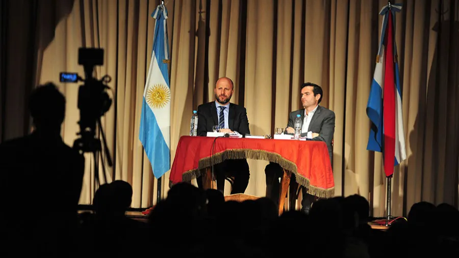 En el Instituto Magnasco de Gualeguaychú se dio a conocer el proyecto de la reforma del Código Penal. (Foto Ricardo Santellán). En el Instituto Magnasco de Gualeguaychú se dio a conocer el proyecto de la reforma del Código Penal. (Foto Ricardo Santellán).