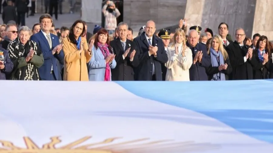 En el acto en Rosario, Perotti pidió bajar "nivel de confrontación"