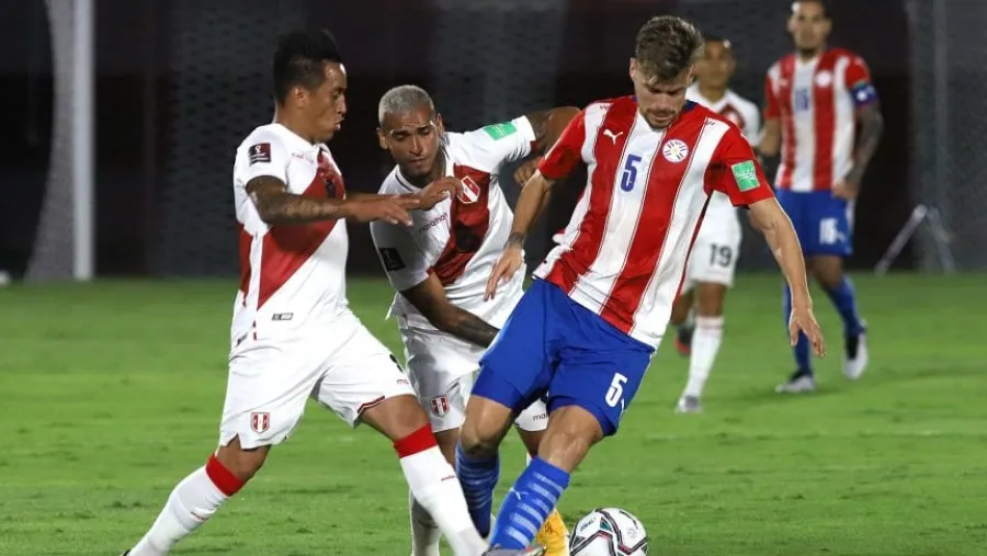 Fútbol: Paraguay y Perú empataron en un duelo de entrenadores argentinos