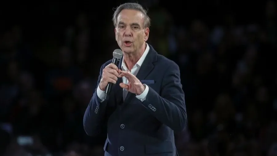 Pichetto cuestionó las visiones de país que “atrasan 70 años”