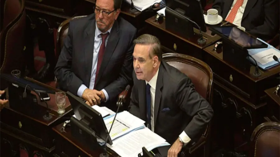 Pichetto con Guastavino en el Senado