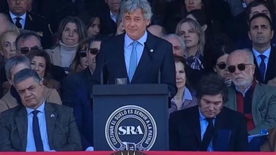 El presidente de la Sociedad Rural Argentina, Nicolás Pino, reclamó el fin de las retenciones y del cepo cambiario.