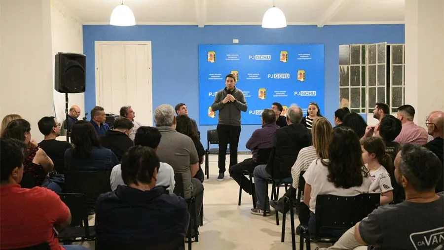 La disertación de los cinco intendentes se realizó en la sede del PJ Gualeguaychú y permitió analizar la realidad política de ese partido.