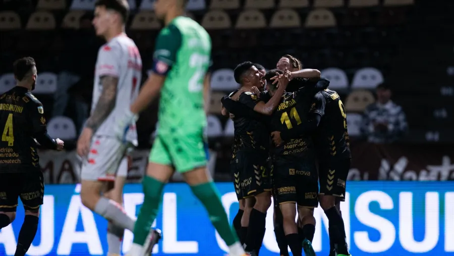 Liga Profesional de Fútbol: Platense sorprendió a Unión de Santa Fe y volvió a sonreir Liga Profesional de Fútbol: Platense sorprendió a Unión de Santa Fe y volvió a sonreir