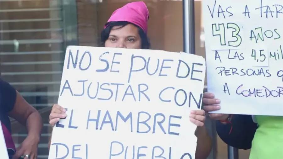“Si algo caracterizó al peronismo fue que permitió a través de la Justicia Social un gran movimiento social ascendente. Revalorizó ese concepto que otros luego mancillaron en su más amplio concepto, transformándolo en un asistencialismo degradante”, afirma Emilio Martínez Garbino. “Si algo caracterizó al peronismo fue que permitió a través de la Justicia Social un gran movimiento social ascendente. Revalorizó ese concepto que otros luego mancillaron en su más amplio concepto, transformándolo en un asistencialismo degradante”, afirma Emilio Martínez Garbino.