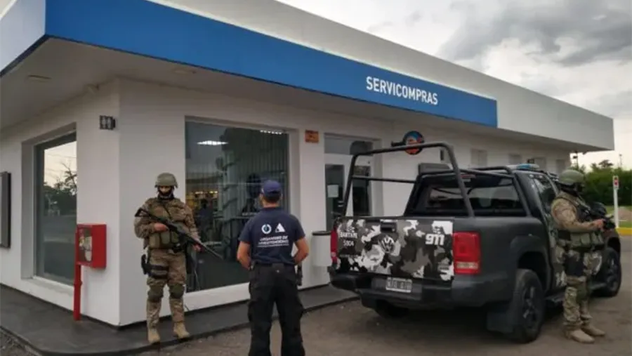 La policía requisó una estación de servicio de San Lorenzo, ubicada en Urquiza 1940, a nombre de Aníbal Porri.