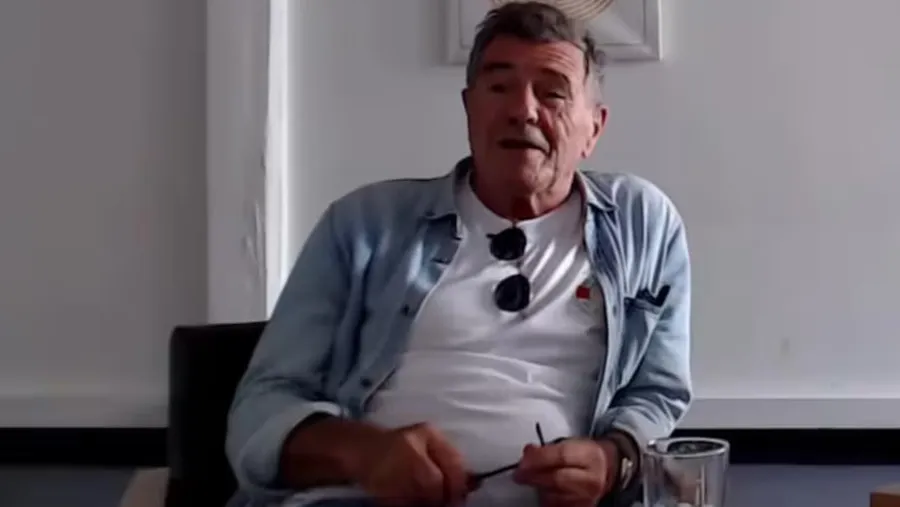 El escritor Guillermo Saccomanno ganó el Premio Alfaguara con una novela ambientada en un "pueblo chico" donde se desata una tragedia. El escritor Guillermo Saccomanno ganó el Premio Alfaguara con una novela ambientada en un "pueblo chico" donde se desata una tragedia.