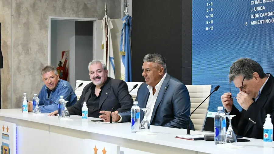 La AFA confirmó la reestructuración del ascenso con la unificación de la C y la D La AFA confirmó la reestructuración del ascenso con la unificación de la C y la D