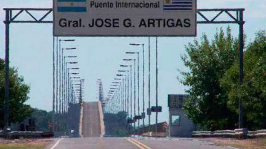 Puente Internacional Artigas