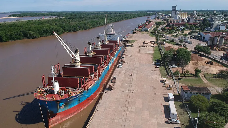 El viernes ingresó el buque Indian Ocean al puerto de Concepción del Uruguay para embarcar madera con destino de exportación.