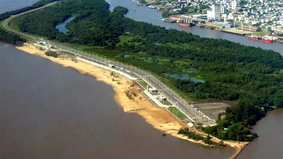 A servicios de internet por fibra óptica accederán los puertos entrerrianos y el municipio de Concepción del Uruguay a partir de la firma de un convenio con Enersa. 