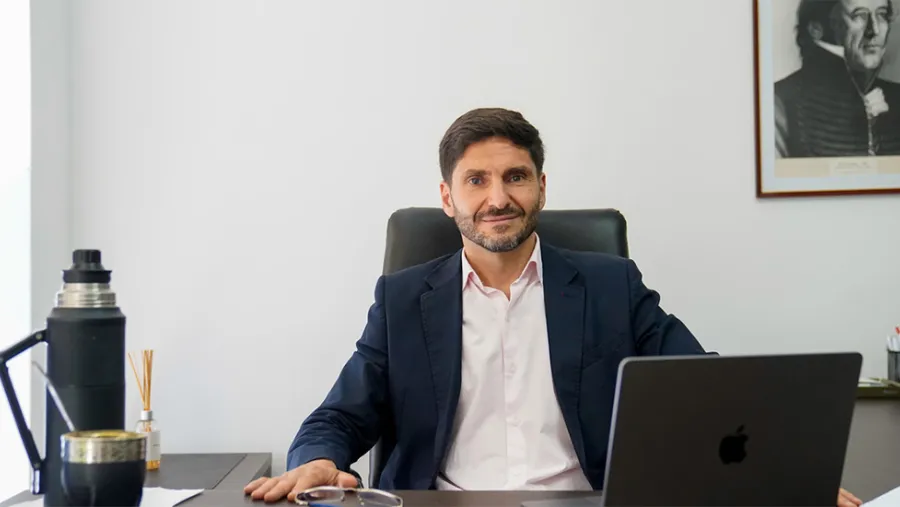 Maximiliano Pullaro: “Hay muchas cosas que el radicalismo ya sabe: con el kirchnerismo no podemos ir a ningún lado”. Maximiliano Pullaro: “Hay muchas cosas que el radicalismo ya sabe: con el kirchnerismo no podemos ir a ningún lado”.