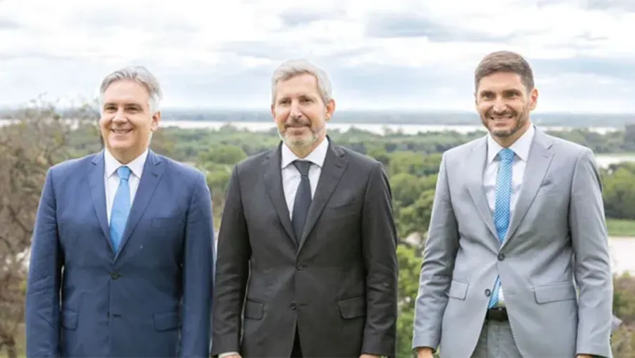 Martín Llaryora, Rogelio Frigerio y Maximiliano Pullaro. Martín Llaryora, Rogelio Frigerio y Maximiliano Pullaro.